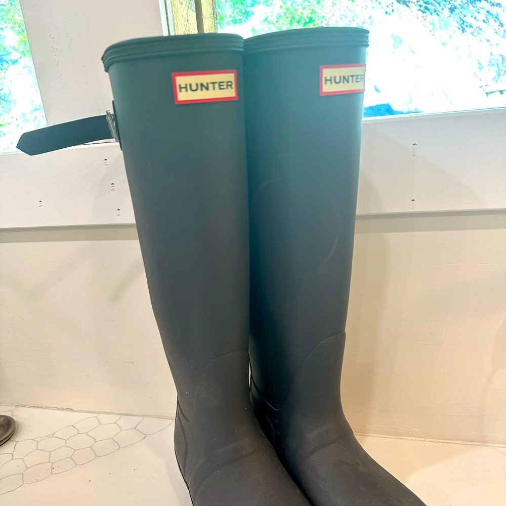 Hunter navy boots